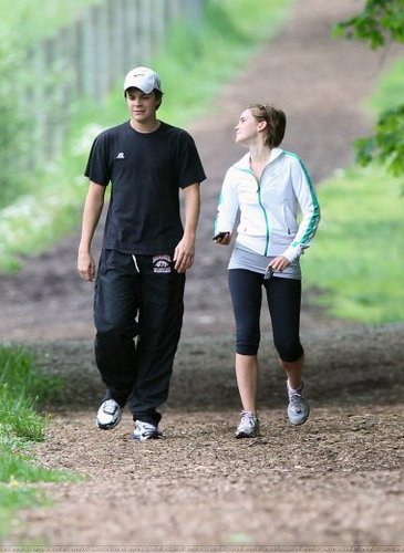  Emma and Johnny exercising-The Perks og being a wallflower