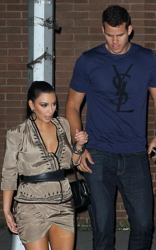 Kim out for dinner with Kris Humphries in NYC.