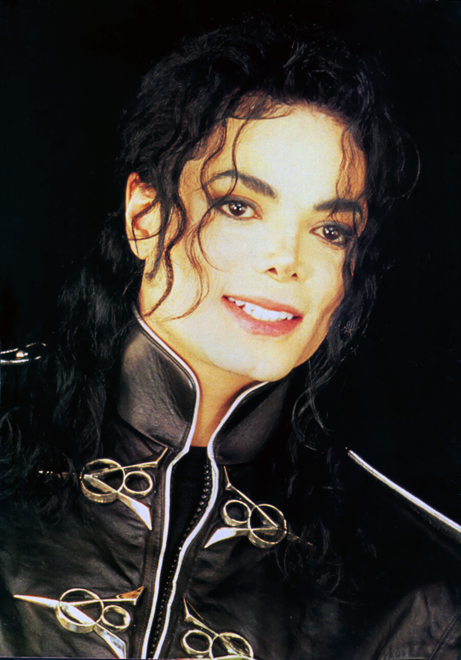 Michael-Jackson-is-the-King-of-POP-michael-jackson-23277723-900-1288.jpg