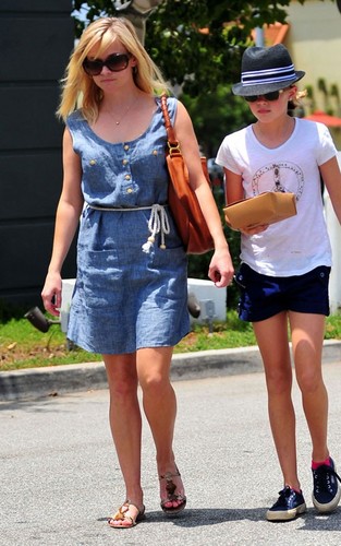 Reese Witherspoon out with daughter Ava in Brentwood (June 28).