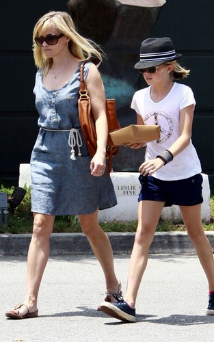 Reese Witherspoon out with daughter Ava in Brentwood (June 28).