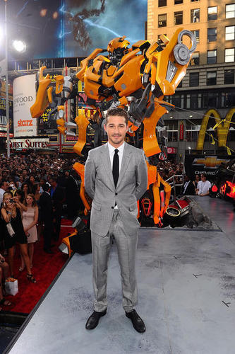 Transformers Dark Of The Moon Premiere Official In New York