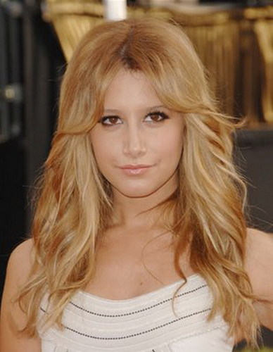  Ashley Tisdale is 26 today! Happy birthday!