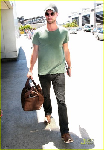  Chace Crawford arrives at LAX Airport to catch a departing flight on Friday