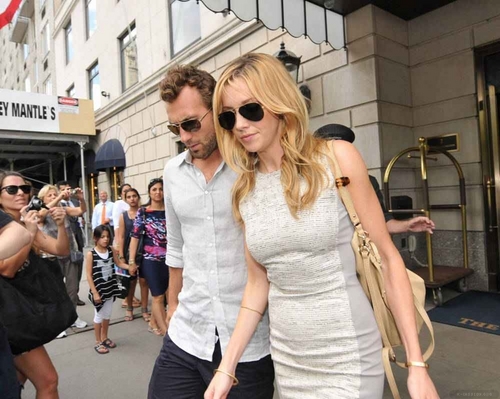  Leaving her New York hotel with Jarret (June 29)