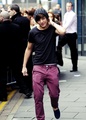 Louis in a purple beanie :) - louis-tomlinson photo