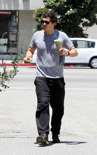  Miranda Kerr and Orlando Bloom out in Beverly Hills, CA (July 2).
