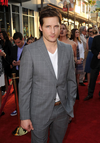 Peter Facinelli At Thor Premiere New Pics