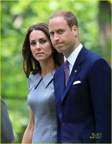  Prince William & Kate: cây Planting Ceremony!