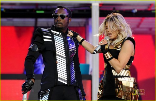  Fergie: Wireless Festival with Black Eyed Peas!