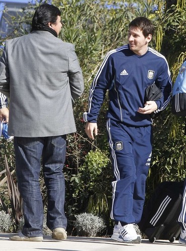  Lionel Messi arrives in Santa Fe