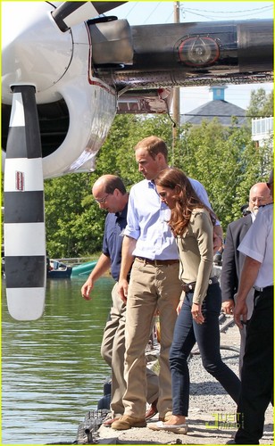  Prince William & Kate: Seaplane to Blachford Lake!