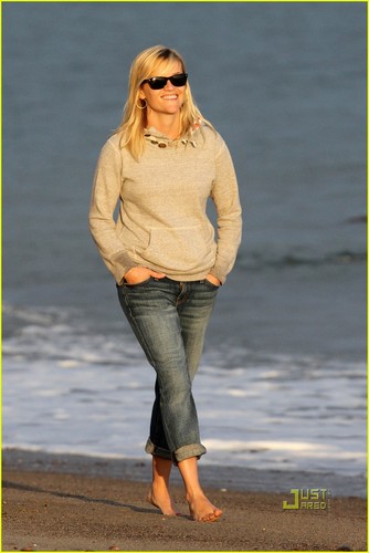  Reese Witherspoon & Jim Toth: ساحل سمندر, بیچ with Ava & Deacon