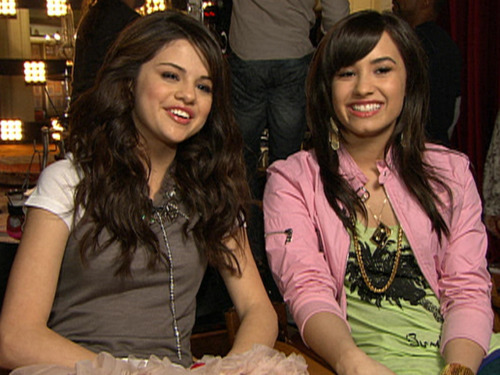  Selena Gomez & Demi Lovato = True Friendship 100% Real ♥