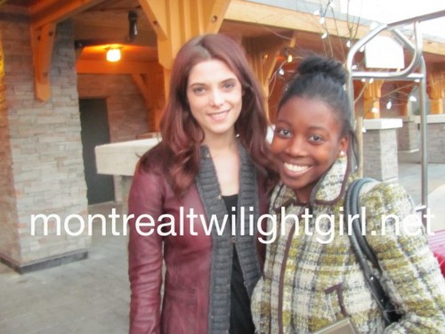 A new fan pic of Ashley during BD filming