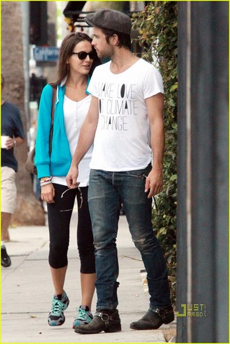  Camilla Belle & Justin Chatwin: ناشتا, برونکہ Buddies!