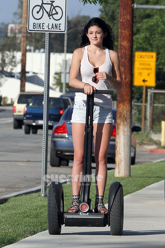  Kylie Jenner is spotted riding a Segway with Những người bạn in Calabasas, July 8