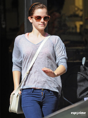  Emma Watson shops at Chanel in SoHo, NY, Jul 13