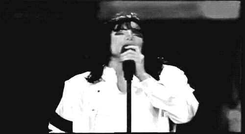  Michael bernyanyi to Elizabeth