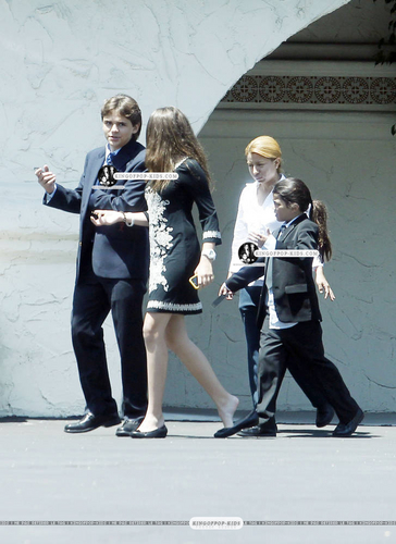  Prince, Paris & Blanket leave the Church | 10 July