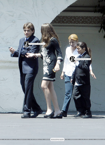  Prince, Paris & Blanket leave the Church | 10 July