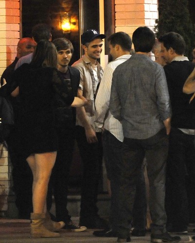  *NEW* Pics Of Robert Pattinson At The Cosmopolis bungkus, balut Party (14th July)