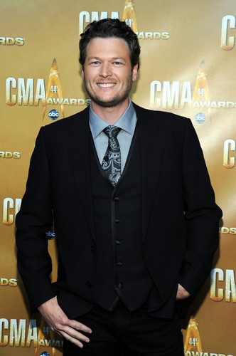  Blake Shelton - 44th Annual CMA Awards - Arrivals