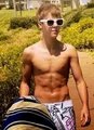 JUSTIN WITH HIS SHIRT OFF!!! - justin-bieber photo