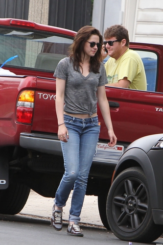 Kristen Stewart Gets Into a Fender Bender in Hollywood. [July 14]