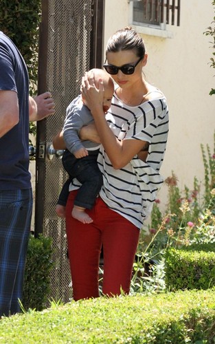  Miranda Kerr with her adorable son Flynn at a friend's house in Beverly Hills, California (July 16).