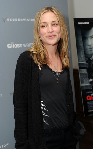  Piper Perabo - The Cinema Society & Screenvision Hosts A Screening Of "The Ghost Writer"
