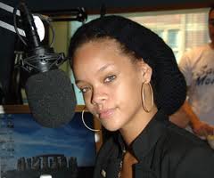 Rihanna NO MAKEUP!!!