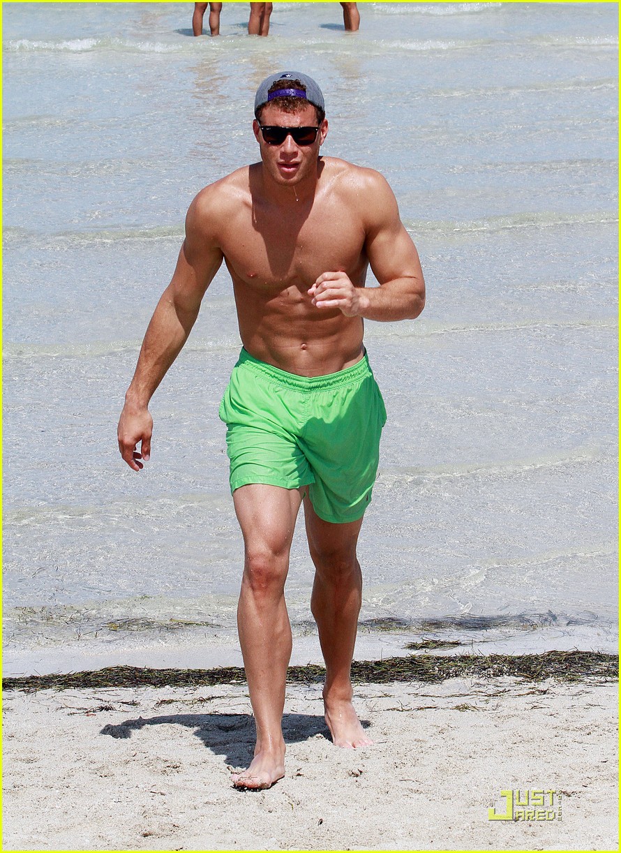 Hottest Actors Photo: Blake Griffin: Shirtless Sun Time in Miami! 