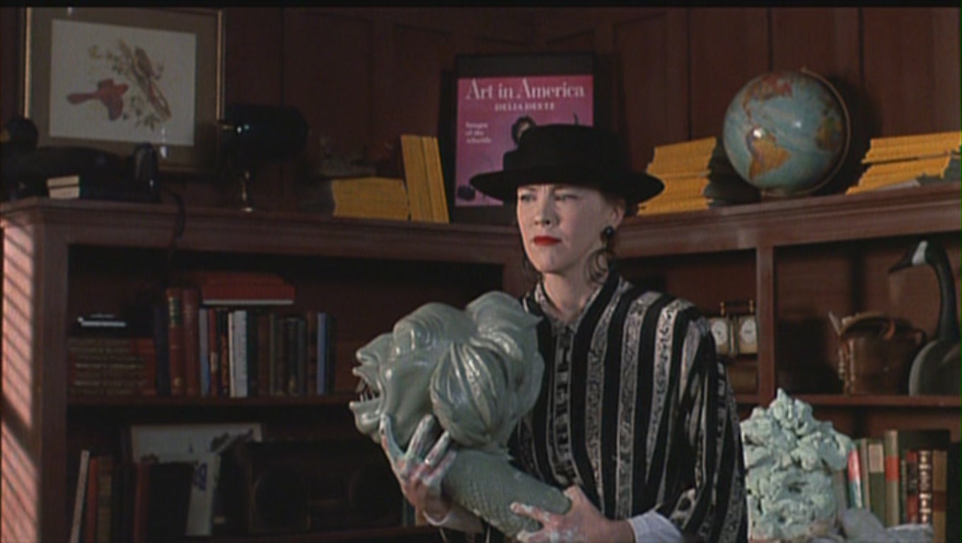 Image of Catherine O'Hara as Delia Deetz in 'Beetlejuice&am...
