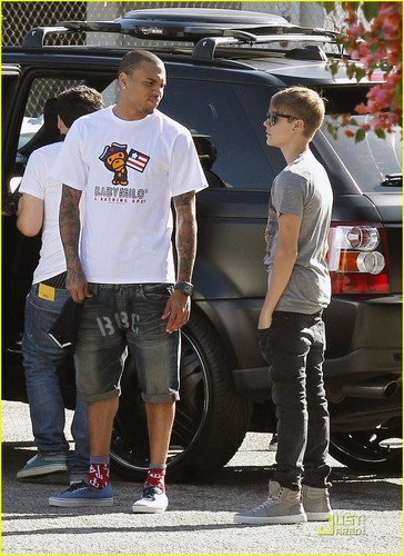  Chris Brown & Justin Bieber: Another Duet in the Works?