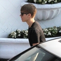 Justin Bieber with friends in LA - justin-bieber photo