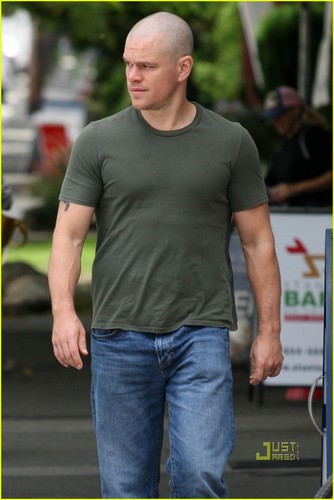  Matt Damon: Shaved Head in Vancouver!
