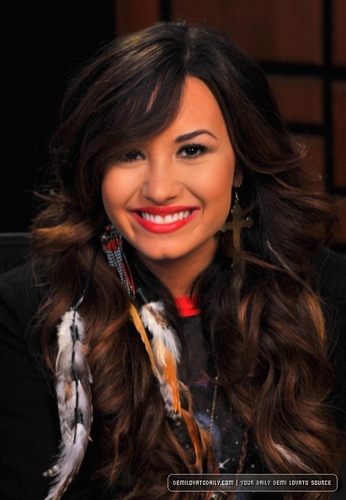 Demi - Live Chat at Cambio Studios - July 21, 2011
