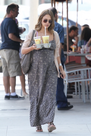  Jessica out in Hollywood