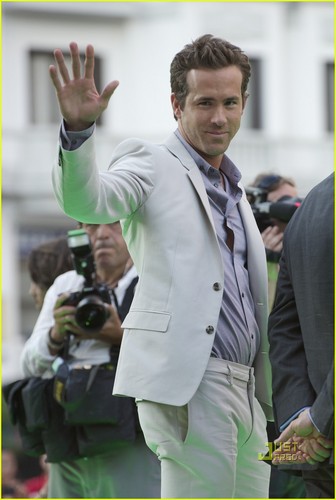  Ryan Reynolds: 'Green Lantern' Madrid Premiere with Peter Sarsgaard!