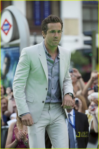  Ryan Reynolds: 'Green Lantern' Madrid Premiere with Peter Sarsgaard!