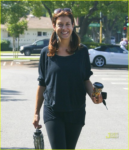  Kate Walsh: Squirt Gun Fight with Friends!