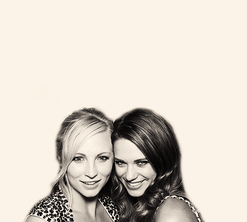 Lyndsy Fonseca & Candice Accola at Comic-con! Lovely *-*