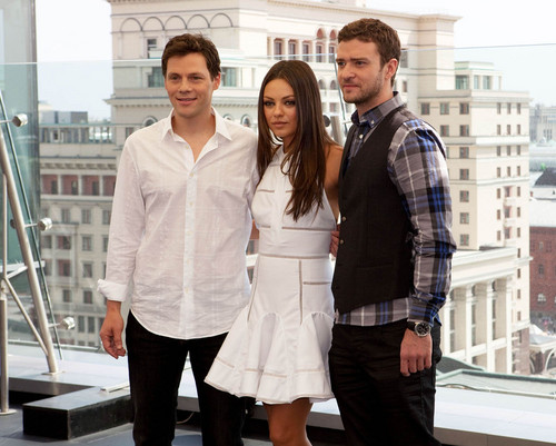  Mila Kunis : دوستوں with Benefits Photocall in Moscow, July 27