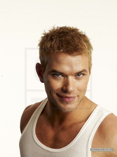 More outtakes of Kellan Lutz for Men's Health