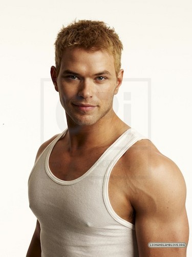 More outtakes of Kellan Lutz for Men's Health