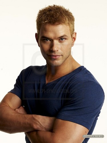 New outtakes of Kellan for Men's Health