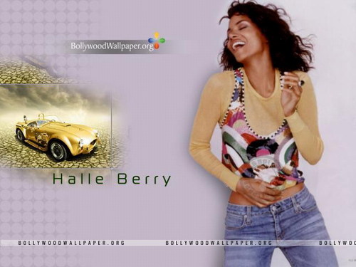  Halle Berry