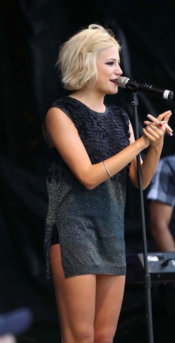  Performing At The 2011 Tramlines Festival Im Sheffield 23 07 2011