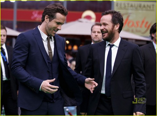 Ryan Reynolds: 'Green Lantern' Berlin Premiere!